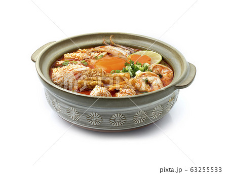 Instant Noodles with Tom Yum Soup Creamy Spicy 63255533
