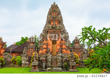 Details of traditional balinese hindu temple. 63258827