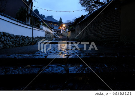 東大寺二月堂への裏参道(奈良県奈良市) 東大寺二月堂への裏参道(奈良県奈良市) 63262121