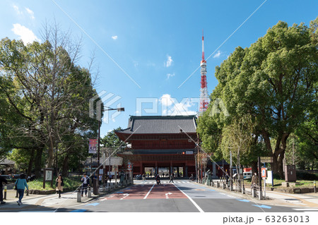 (東京都ｰ都市風景)青空の下の増上寺と東京タワー８ 63263013