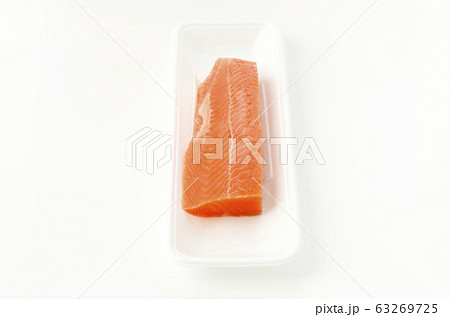 トラウトサーモン刺身用（柵） 63269725