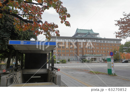 愛知県庁舎　地下鉄「市役所駅」の出入り口（市役所駅から名古屋城駅へ改変予定　名城線　愛知県名古屋市） 63270852