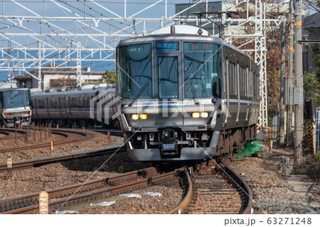 JR西日本223系直流近郊型車両（カーブ写真） 63271248