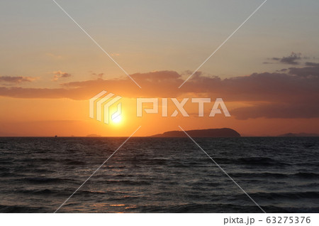 瀬戸内海、燧灘の夕暮れ(伊吹島) 瀬戸内海、燧灘の夕暮れ(伊吹島) 63275376