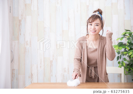 ルームウェアの女性 ルームウェアの女性 63275635