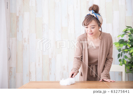 ルームウェアの女性 ルームウェアの女性 63275641