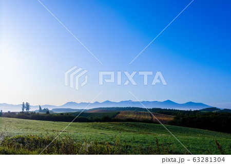 美瑛の丘と十勝岳連邦 63281304