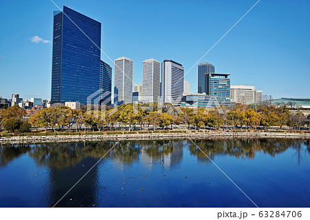 大阪城公園から見るOBPの高層ビル群 63284706