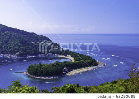 【静岡県】西伊豆戸田・御浜岬 出港する船団 【静岡県】西伊豆戸田・御浜岬 出港する船団 63290689