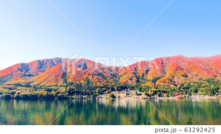 木崎湖と小熊山（秋） 63292425