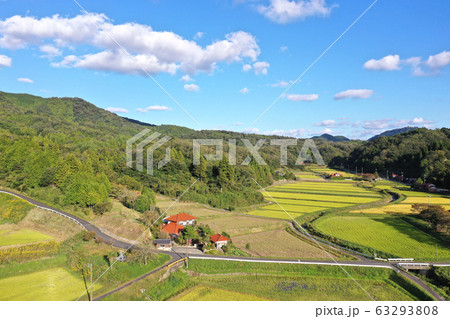秋の田園風景 63293808