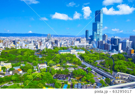 新緑の大阪府阿倍野区天王寺の景観 新緑の大阪府阿倍野区天王寺の景観 63295017