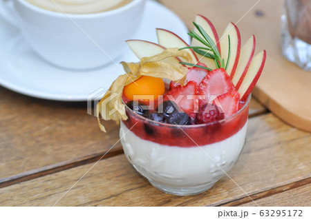 Panna Cotta, Cooked Cream or pudding 63295172