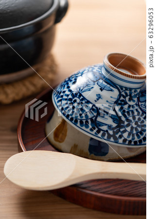 茶碗と土鍋 63296053