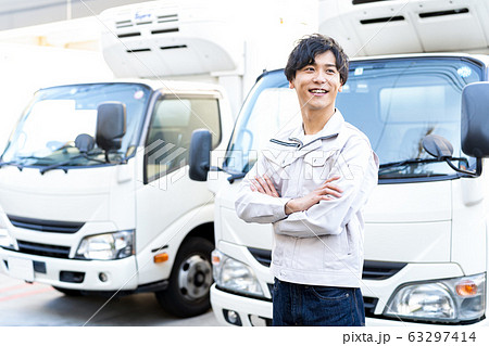若い男性、運送、トラック 若い男性、運送、トラック 63297414