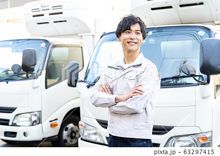 若い男性、運送、トラック 若い男性、運送、トラック 63297415