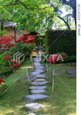 桂離宮松琴亭への飛び石 63297530