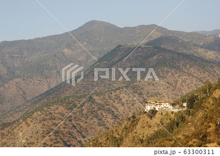 ヒマラヤの谷 63300311