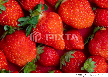 オーガニックのいちご 、箱入りイチゴ、 苺、 63304539