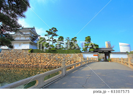 【香川県】 玉藻公園 「高松城跡の艮櫓と旭門、旭橋」 63307575