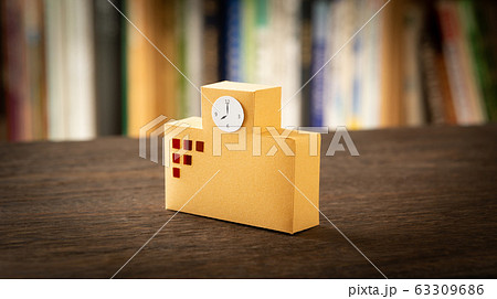 学校 教育 本棚 図書室 資料室 校舎 リカレント教育 学び直し 学校 教育 本棚 図書室 資料室 校舎 リカレント教育 学び直し 63309686