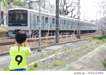 小田急線を撮る子供 小田急線を撮る子供 63312469