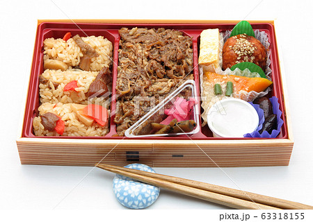五目おこわとすき焼きの満足弁当 63318155