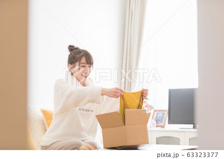女性 女性 63323377