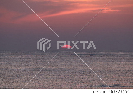 日本海の夕景 63323556