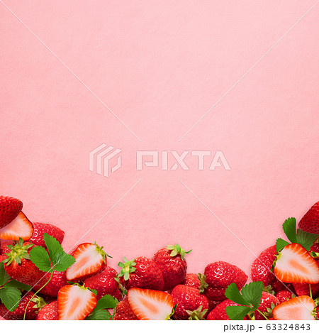 背景 フルーツ 苺 ピンクのイラスト素材