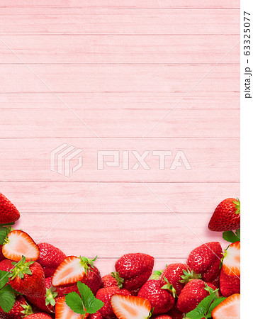 背景 フルーツ 苺 木目 ピンクのイラスト素材