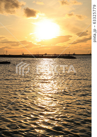 北海道 根室 夕暮れの根室漁港の写真素材