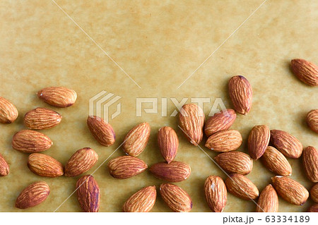 アーモンド 63334189