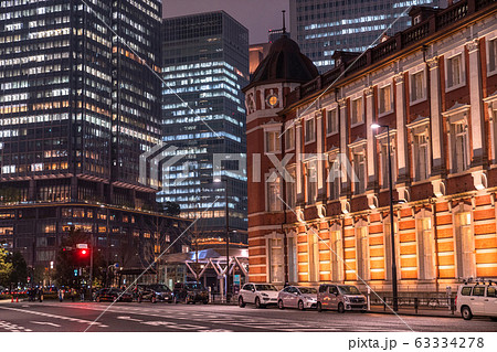 《東京都》雨天の東京駅・丸の内 63334278
