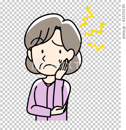 耳鳴り　頭痛など　おばあさん 63335230