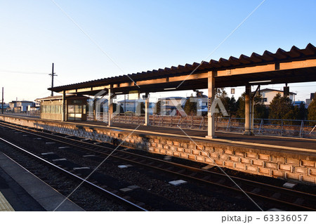早春の北海道伊達市JR伊達紋別駅の朝の風景を撮影 63336057