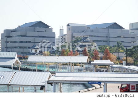 【日本100名城】高松港と高松城の月見櫓とレグザムホール　香川県高松市 63338613