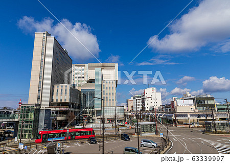 富山・高岡駅前と万葉線アイトラム 63339997