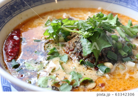 千駄木で食べる「担々麵」 63342306