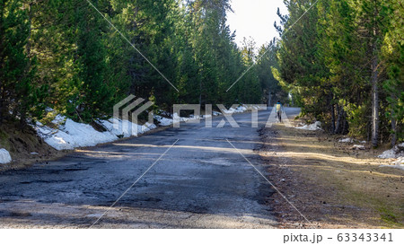 Empty road in a Spanish pyrenees mountain 63343341