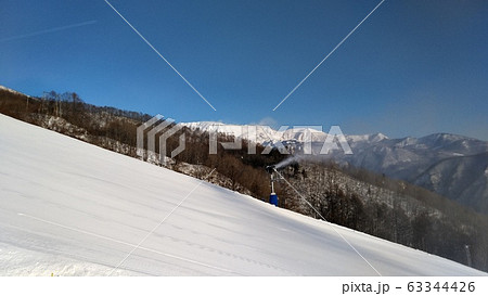 白馬八方尾根スキー場　スノーマシン吹くリーゼンスラロームコース 63344426