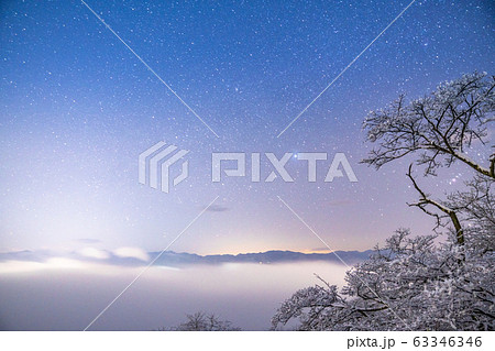《埼玉県》霧氷と秩父の大雲海・積雪の美の山公園 63346346