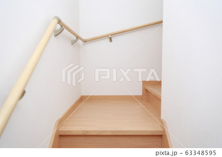 階段 (一軒家 一戸建て ハウス マイホーム 新築 住居 住宅 ライフスタイル 1F 2F 屋内) 63348595