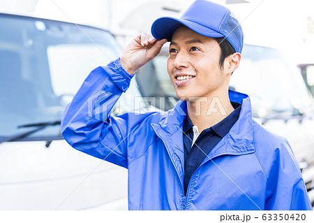 若い男性、運送、トラック 63350420