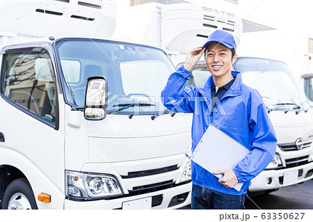 若い男性、運送、トラック 63350627