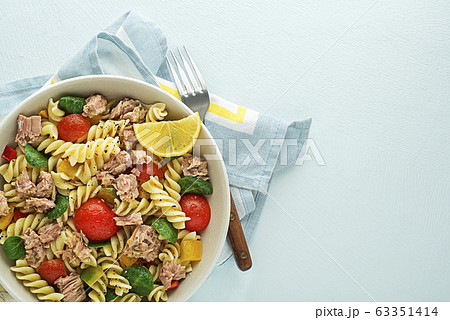 Pasta salad tuna 63351414
