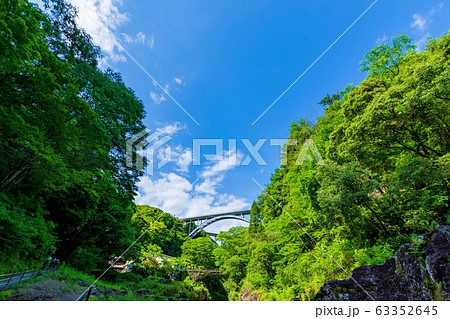 新緑の季節 晴天の高千穂峡 美しい新緑風景 Fresh green season Japan 新緑の季節 晴天の高千穂峡 美しい新緑風景 Fresh green season Japan 63352645