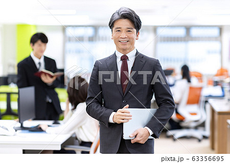管理職 男性 スーツ 管理職 男性 スーツ 63356695