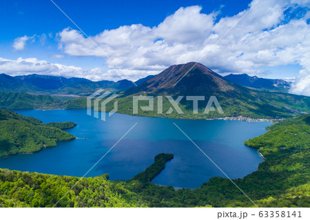 中禅寺湖と男体山空撮 中禅寺湖と男体山空撮 63358141