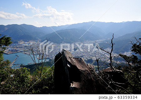 天狗倉山から尾鷲湾を望む 天狗倉山から尾鷲湾を望む 63359334